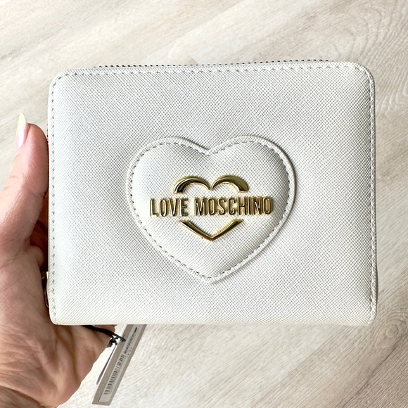 NEW ♥️ Love Moschino Cream Key Card Holder with Heart Design - Picture 4 of 6